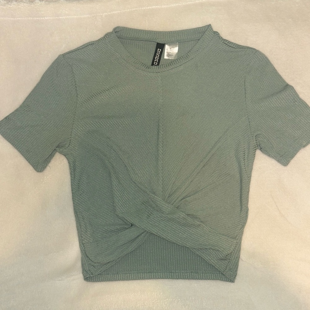 H&M blue crop top
